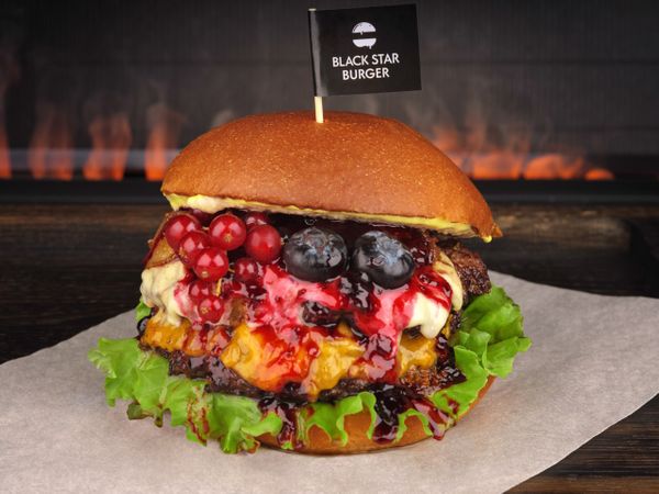 Империя Black Star Burger расширяется: 11 новых ресторанов откроется за 10 дней!