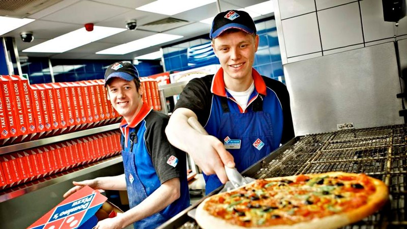 Domino’s Pizza запустила бесконтактную доставку