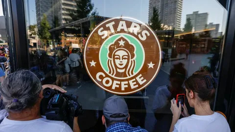 Бывший Starbucks открывается вновь
