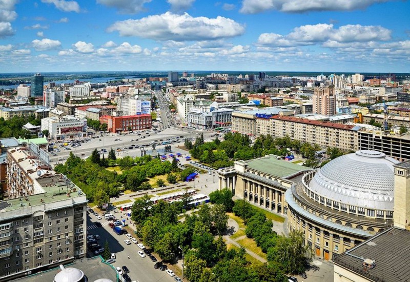 Власти Новосибирска закрывают все кинотеатры и фудкорты в торговых центрах