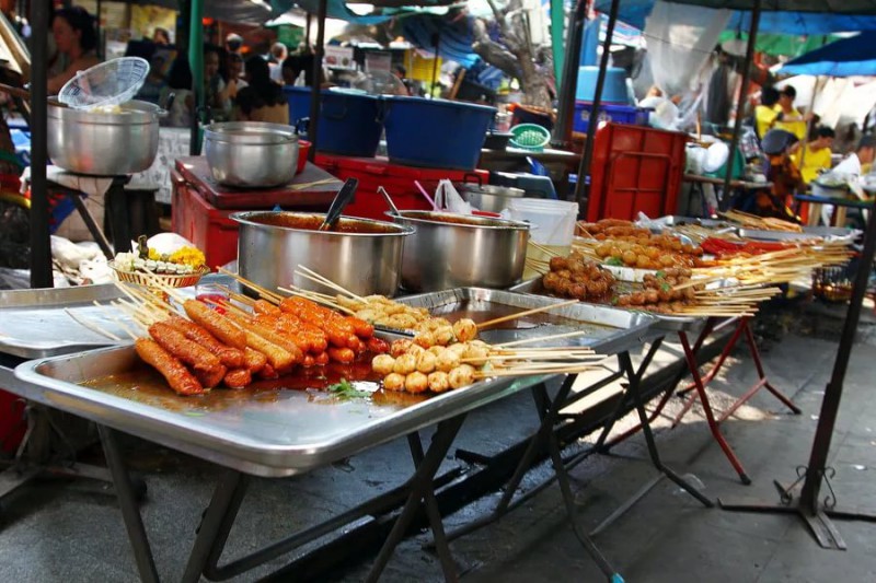 В Бангкоке запретили торговлю едой на улицах