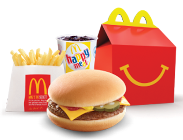McDonald’s уберет из Happy Meal чизбургеры