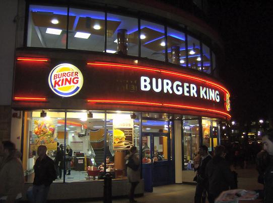 Burger King выплатит штраф за гомофобию