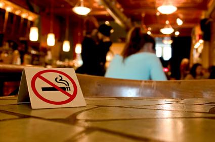 Власти Краснодара ограничили посетителей кафе и ресторанов в курении