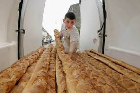 Бутерброд длиной 3 километра приготовили в Италии