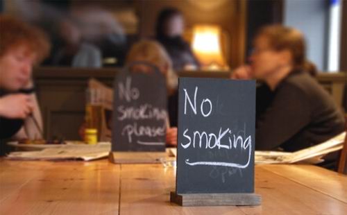 В Люксембурге запретили курить в кафе и барах