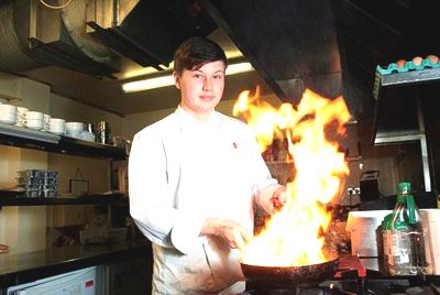 Поклонник Джейми Оливера стал самым молодым шеф-поваром Великобритании