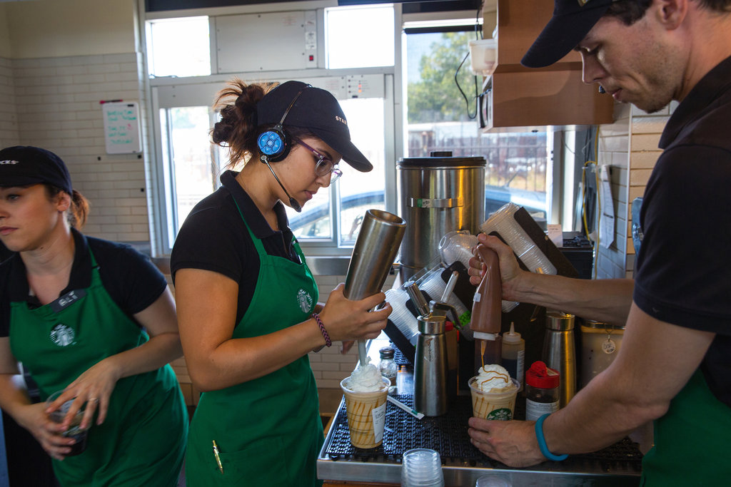 Клиенты Starbucks в США получили бесплатный кофе из-за сбоя компьютеров