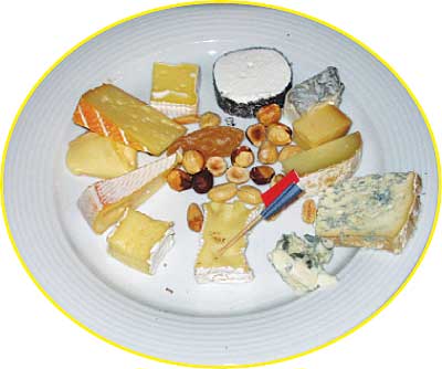 Европейская сырная тарелка: Франция, Италия, Сербия
