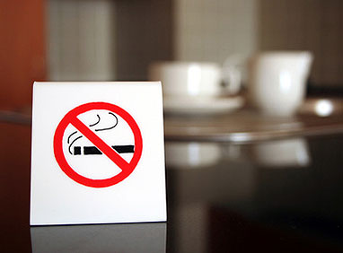 Власти Черногории готовы согласиться на отмену запрета на курение