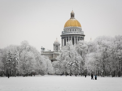 В Петербурге ресторанам разрешили ставить зимние кафе