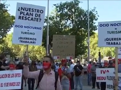 Владельцы кафе и ресторанов Мадрида вышли с протестами