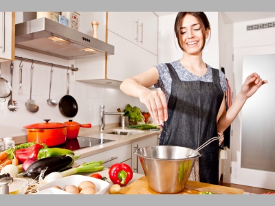 Находясь на самоизоляции, россияне чаще  стали готовить дома
