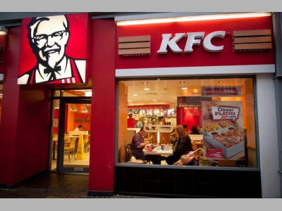 KFC начала издеваться над клиентами, которые готовят бургеры и крылышки дома