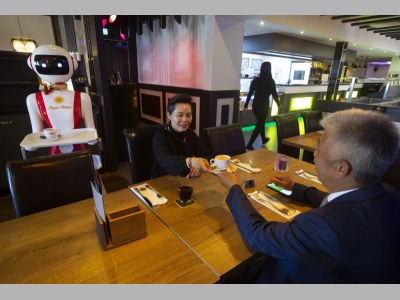 В Нидерландах клиентов ресторана будут обслуживать роботы-официанты