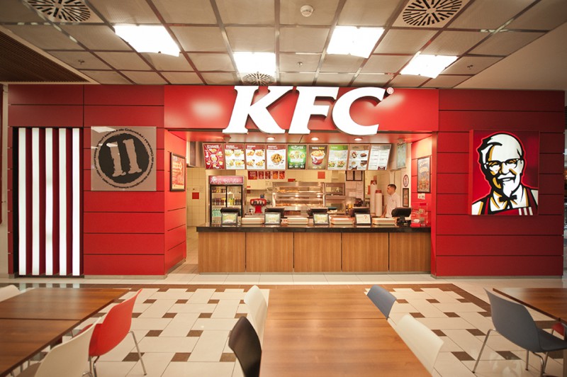 Каждому заболевшему коронавирусом сотруднику ресторанов KFC выплатит компенсацию