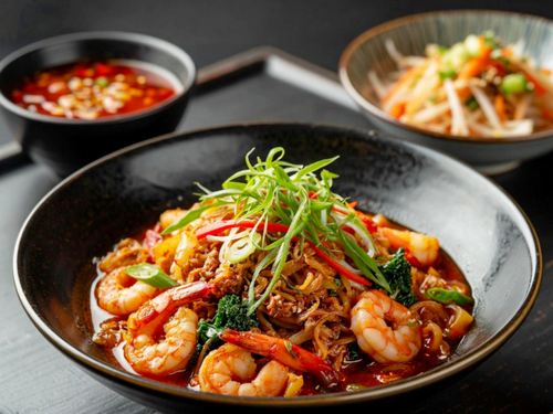 ОГНЕННАЯ ЛОШАДЬ РЕСТОРАННОГО БИЗНЕСА МЧИТСЯ В СТОРОНУ АЗИАТСКОЙ КУХНИ