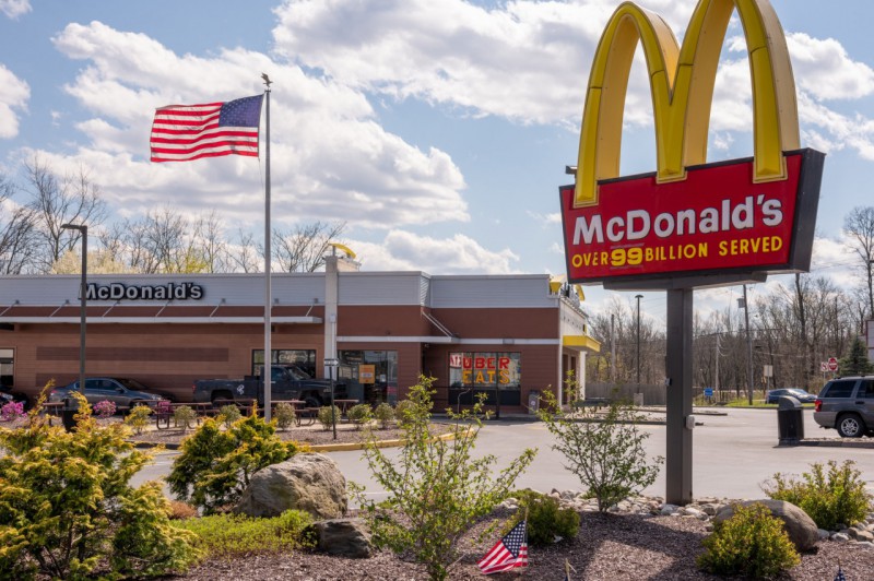 McDonald’s в США столкнулся с дефицитом бумажных пакетов