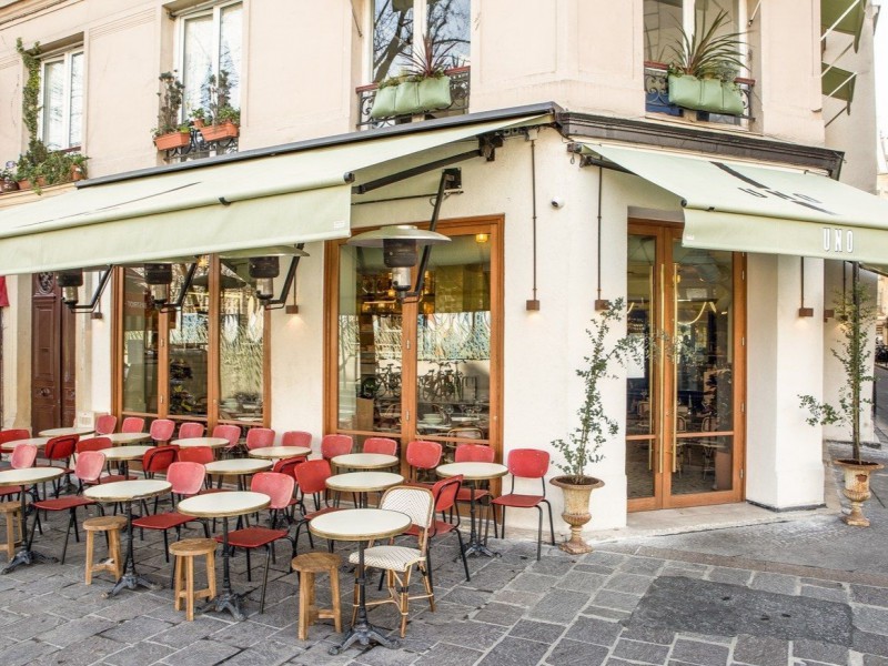 Рестораторы Парижа не спешат открывать свои заведения