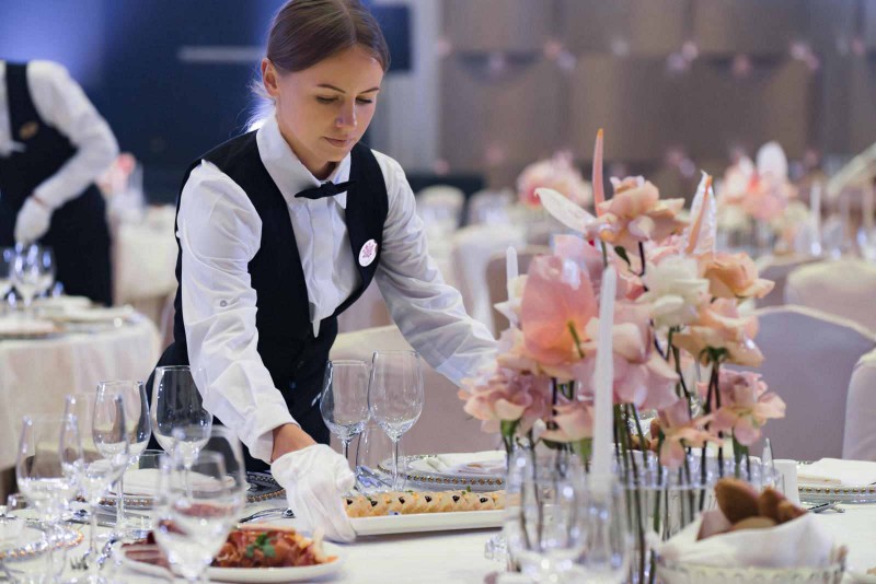 В гостиничном и ресторанном бизнесе продолжился рост вакансий