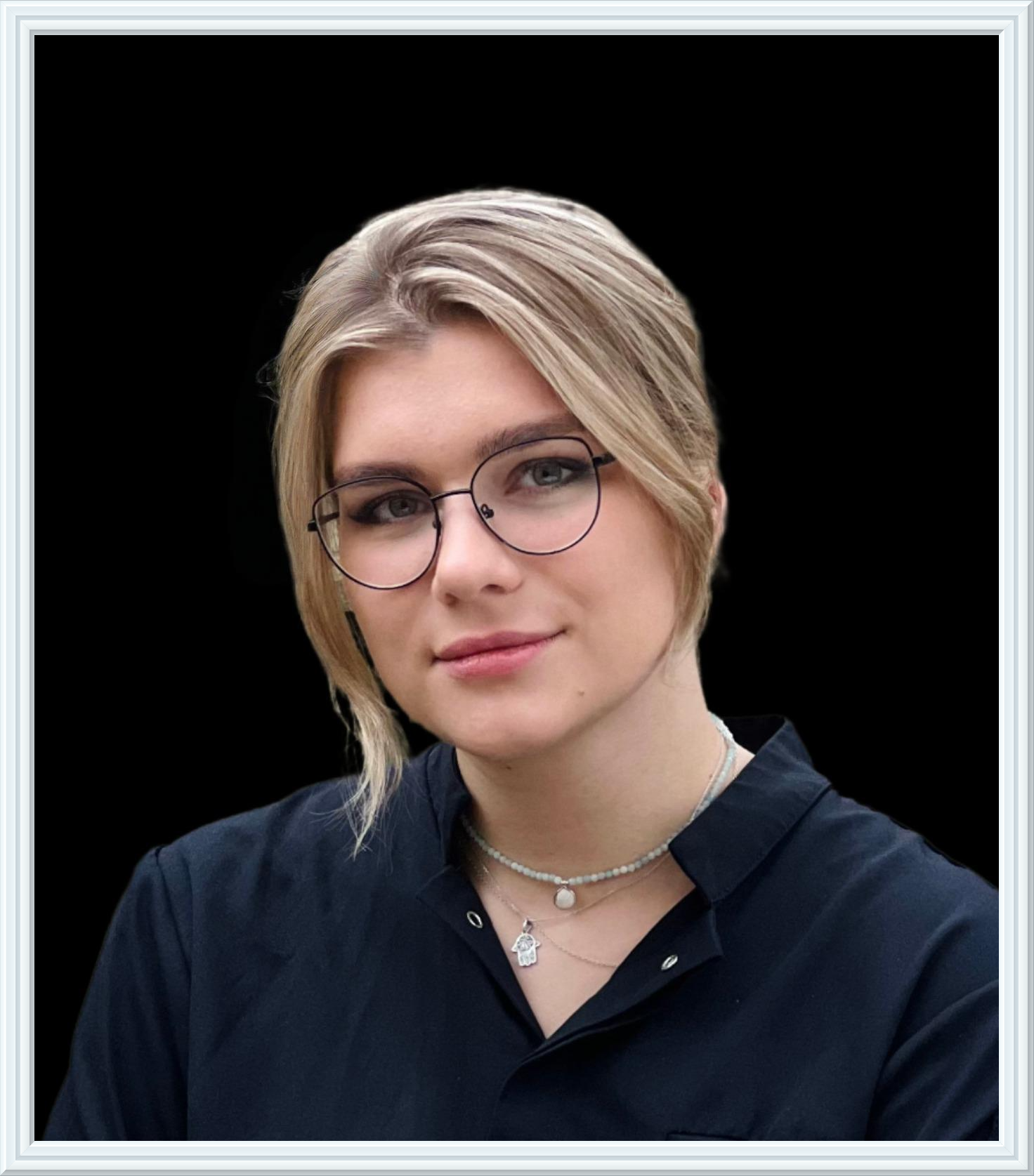 Алена Офицерова