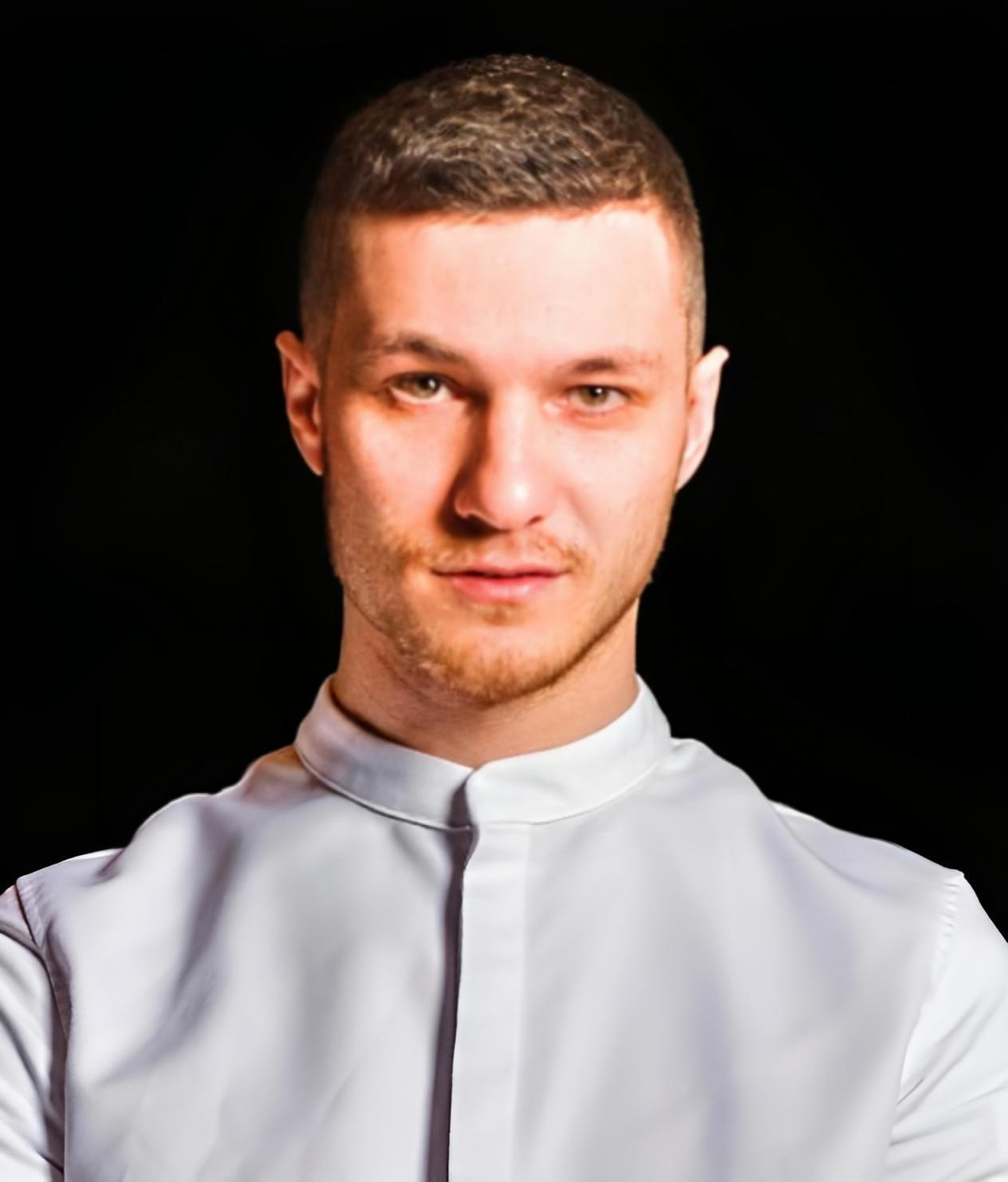  Артур Мирасов