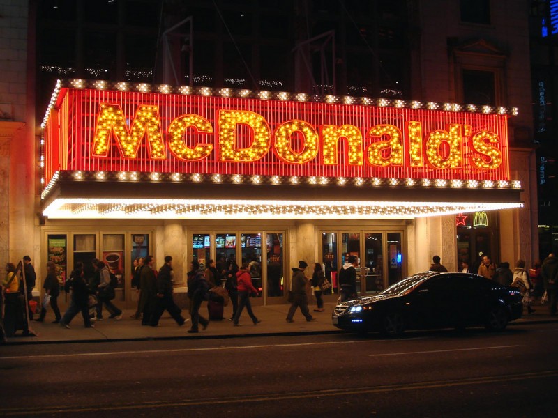 В McDonald’s появятся официанты