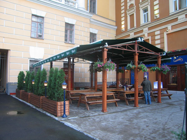Москва хочет увеличить число летних кафе